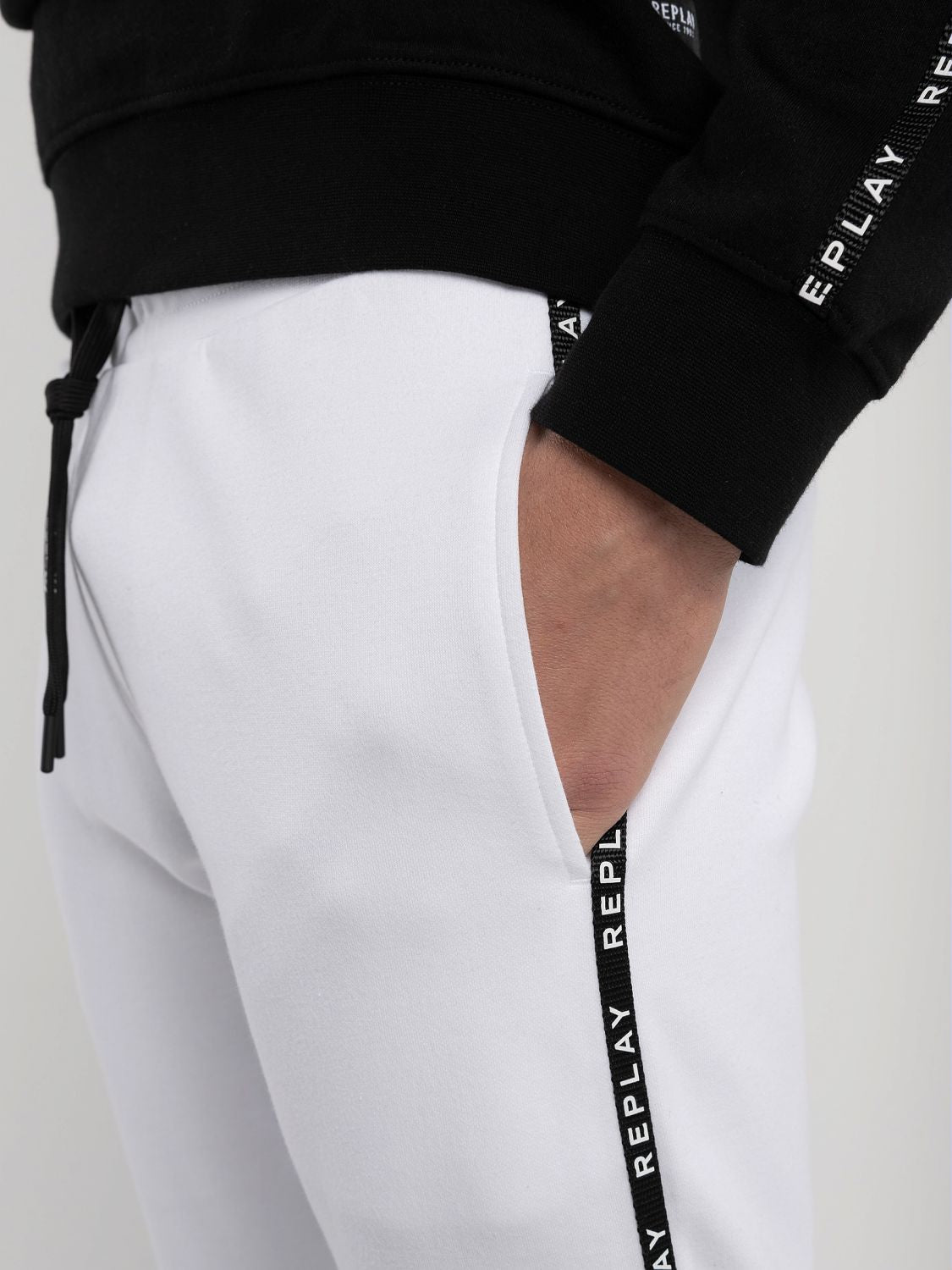 Jogger Trousers with Customized Edges