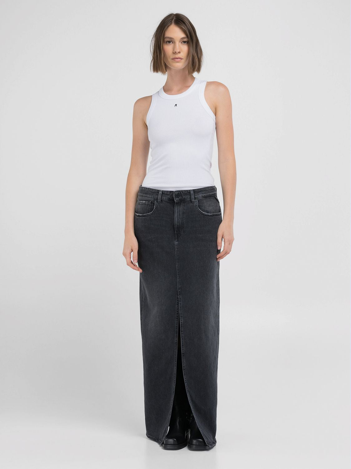 Fine Rin Slim Fit Top With Rivet