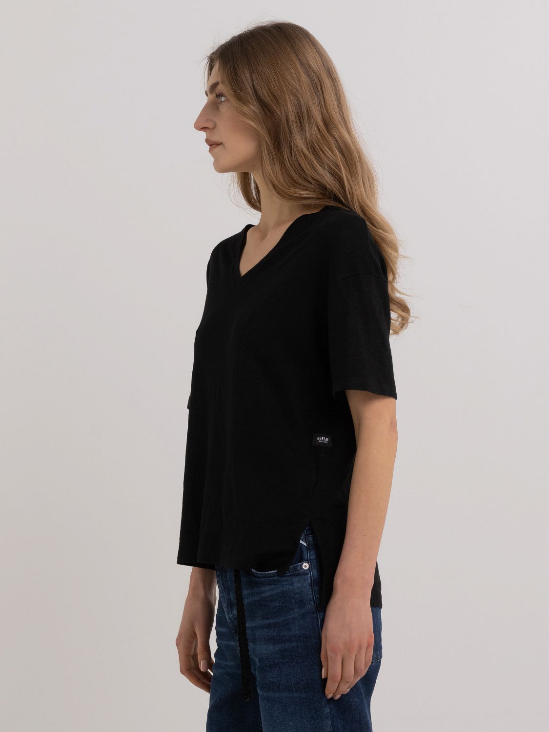 V-neck T-shirt in Stretch Linen